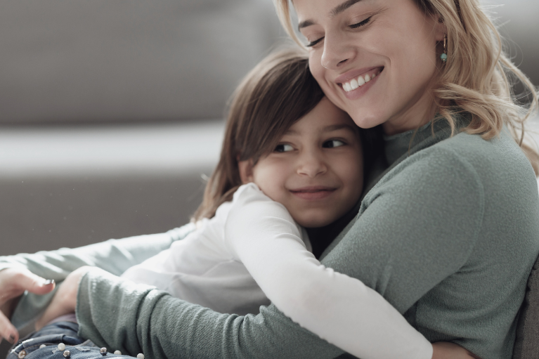 Foto Servidora garante jornada reduzida sem compensação para cuidar de filha com autismo