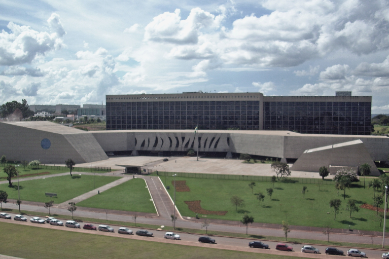 STJ e prescrição em relações de pagamento continuado de servidores públicos